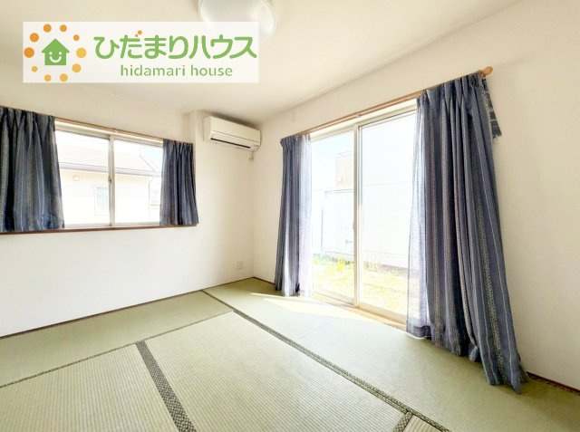 【和室】 | 阿見町よしわら２丁目　中古戸建 | 6帖の和室はのんびりするのに最適な空間です！
※家具等をAI加工により削除しております。