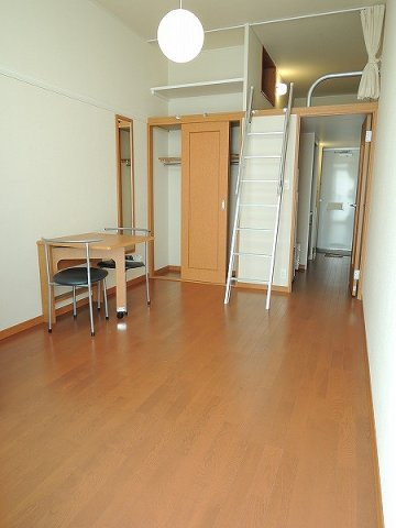 レオパレスメルシー新和Ⅱの居間・リビング