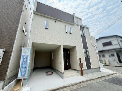 【駐車場】 | 山本町５丁102　新築一戸建 | 【駐車場】ビルトインガレージ１台分ございますよ！駐車２台可能ですので愛車の置き場所に困らないですね♪