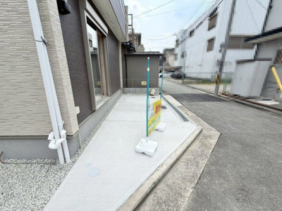 【駐車場】 | 山本町５丁102　新築一戸建 | 駐車場は２台駐車可能です。ハイルーフ駐車可能で駐車もしやすい角地です。