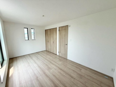 【寝室】 | 山本町５丁102　新築一戸建 | 全室収納有♪綺麗な室内が保てますね！家族の思い出も大切にしまっておけますね♪