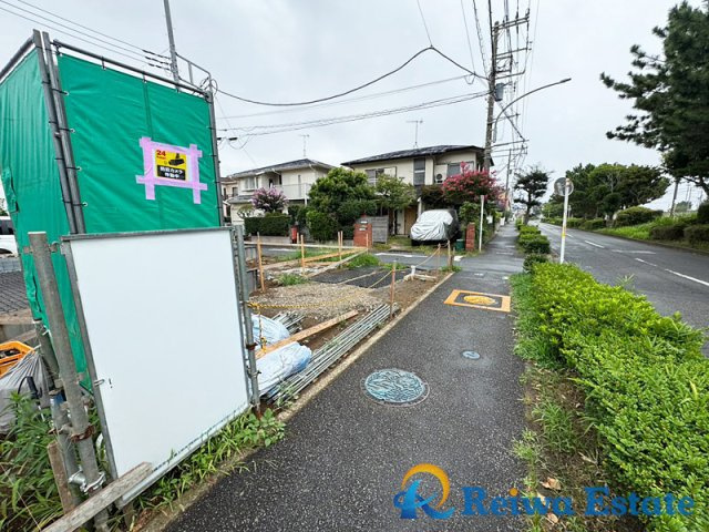 新築戸建　藤沢市辻堂太平台1丁目の前面道路含む現地写真