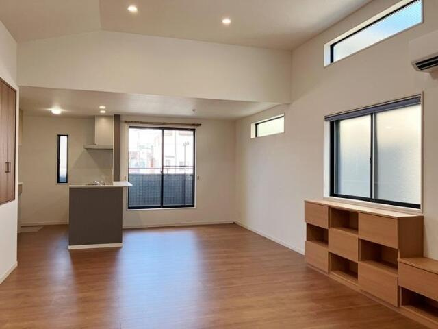 古淵戸建の居間・リビング