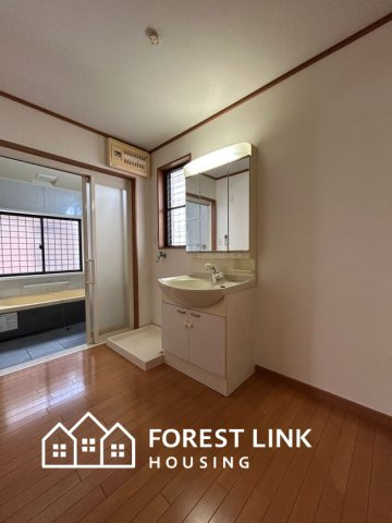 八尾市山本町北5丁目中古戸建の洗面所