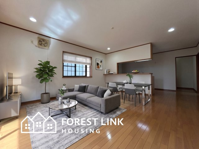 八尾市山本町北5丁目中古戸建の居間・リビング|家具配置時のイメージ画となっております。