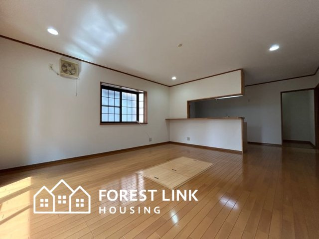 八尾市山本町北5丁目中古戸建の居間・リビング