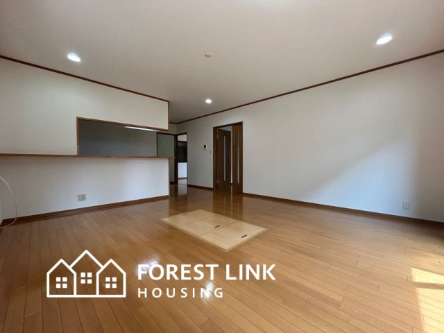 八尾市山本町北5丁目中古戸建の居間・リビング