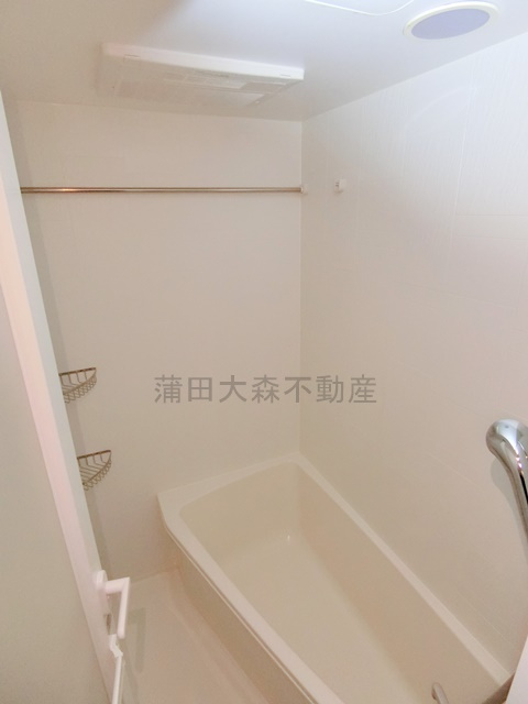 アジールコート大森西の浴室|浴室乾燥機付きのバスルーム　足が伸ばせるバスタブ！お風呂