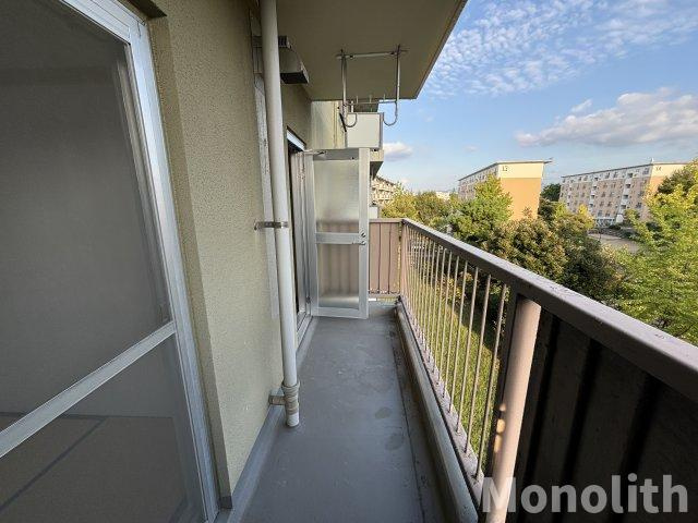 鶴山台11号棟のバルコニー