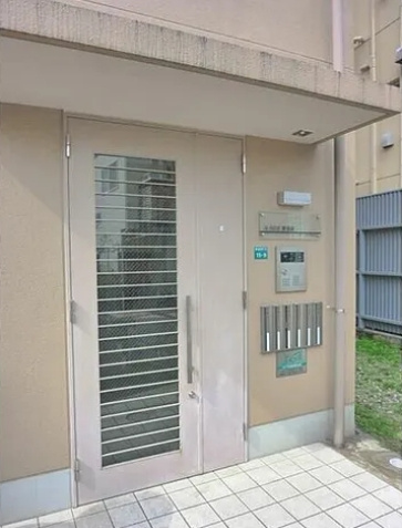 Ｒ・ＳＩＤＥ東池袋のエントランス