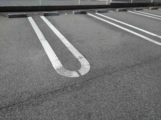 【駐車場】 | ピアチェーレ　Ⅱ | 駐車場完備です