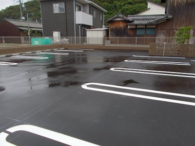 【駐車場】 | シャレード | 駐車スペースもあります