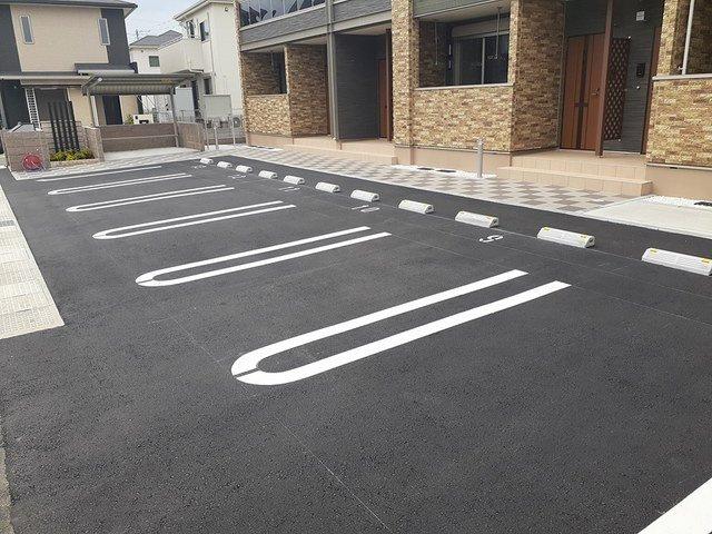 【駐車場】 | アイビー・ロードⅡ | 駐車場完備です