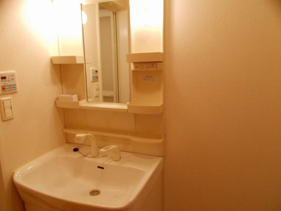 【洗面所】 | ヴィラ・セレーノ | 使いやすい洗面所です