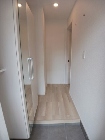 【玄関】 | イオフェリーチェ | 明るい玄関です