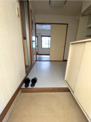 ガストハウス府中の玄関