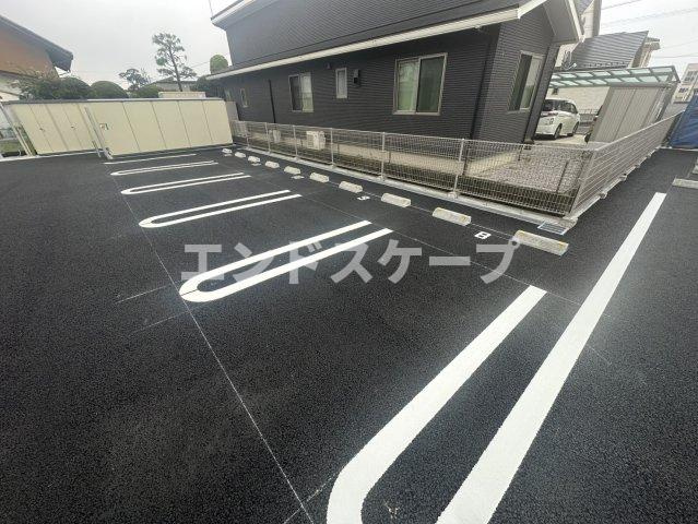 パークサイド　レジデンスの駐車場|高崎、前橋のお部屋探しはエンドスケープまで！お客様の理想お聞かせ下さい♪