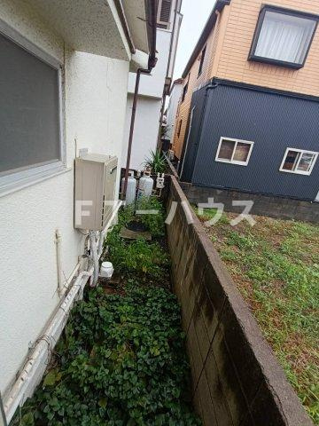高塚新田R1貸家の庭