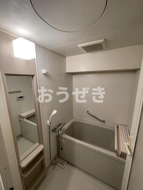 ロイヤルステージ保土ヶ谷第一の浴室
