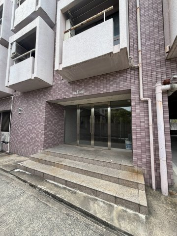 Belong香里園のエントランス