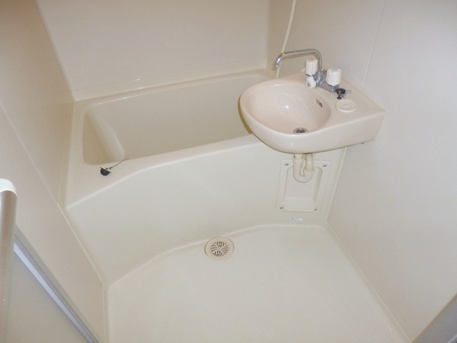 イーストヤマカの浴室|もちろんバス・トイレ別。