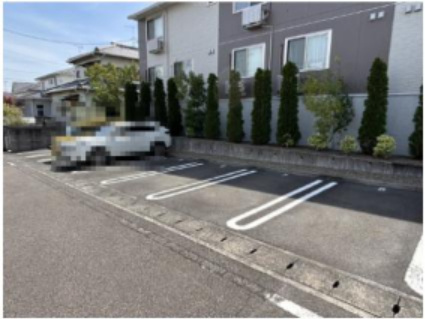カサデコリーナの駐車場