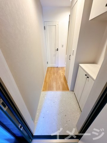 【玄関】 | Louis Apartment 吹田東リバーパーク