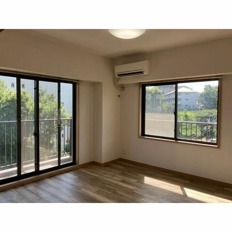 藤沢市本藤沢２丁目の賃貸マンションの居間・リビング