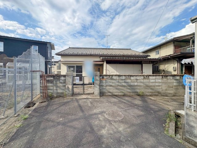 草津市青地町　中古戸建ての外観