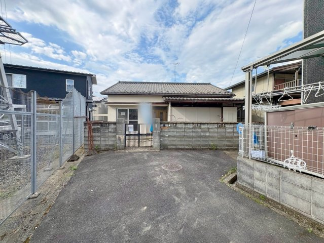 草津市青地町　中古戸建ての外観