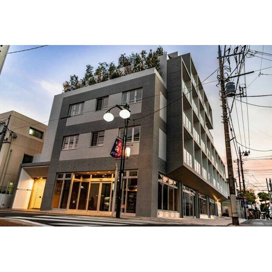 【外観】 | エルスタンザ西荻moderno | 鉄筋コンクリート造のがっちりとした建物。