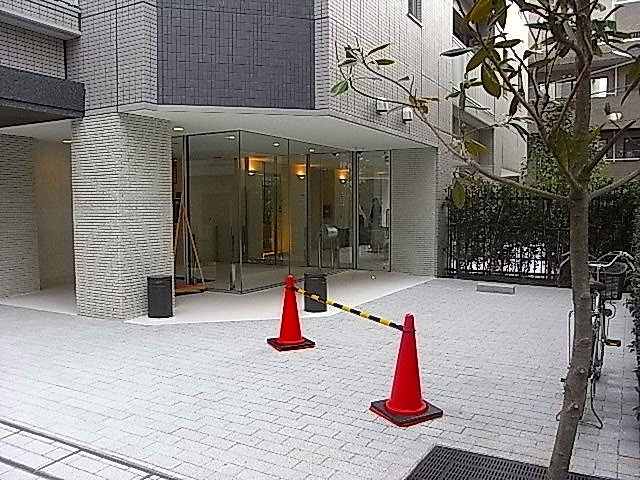 パークリュクス本郷のエントランス
