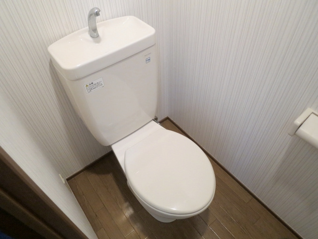 みらくるりーふのトイレ|温かみがあるデザインのトイレスペースです☆