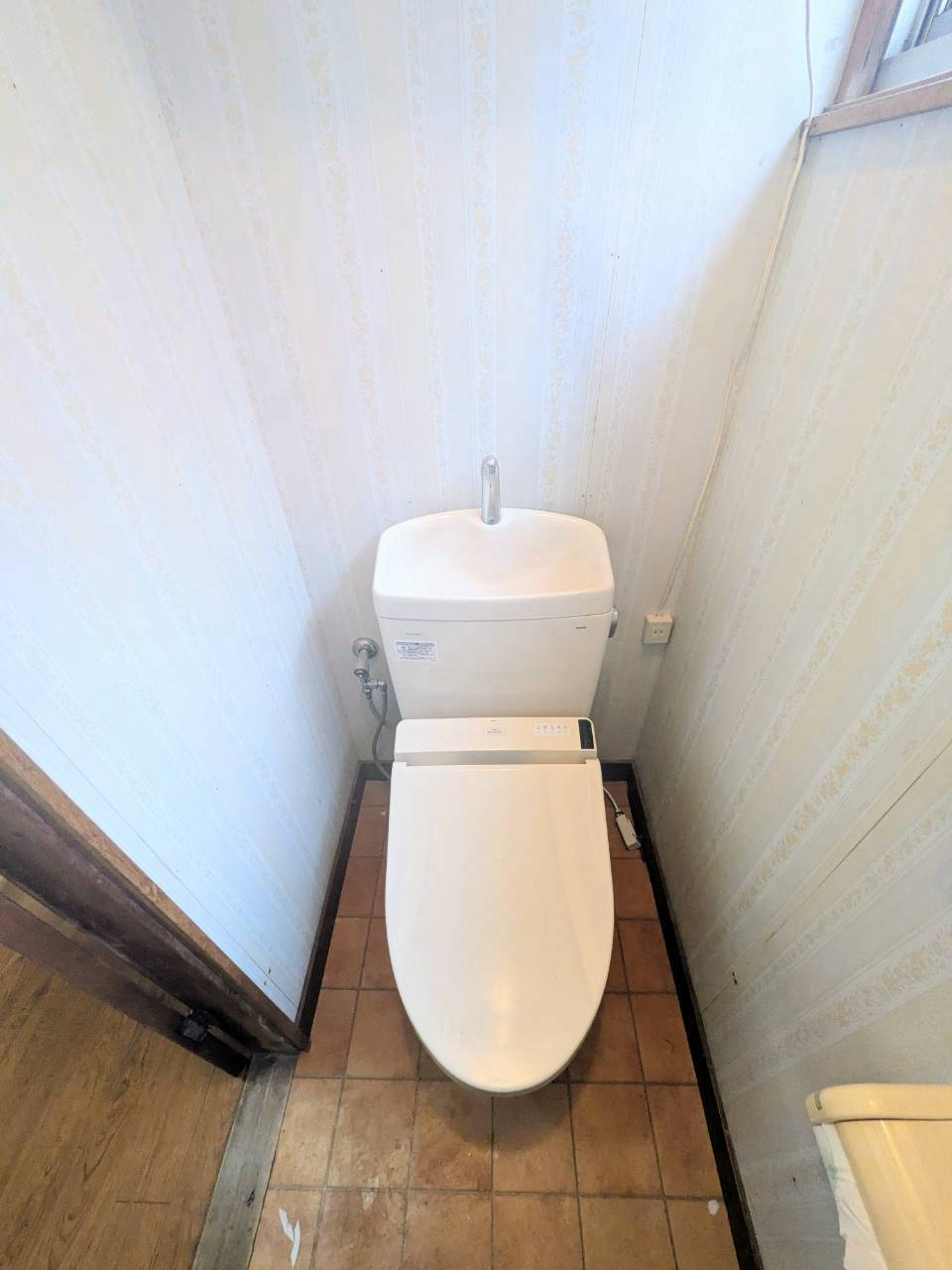 飯能市青木中古戸建のトイレ