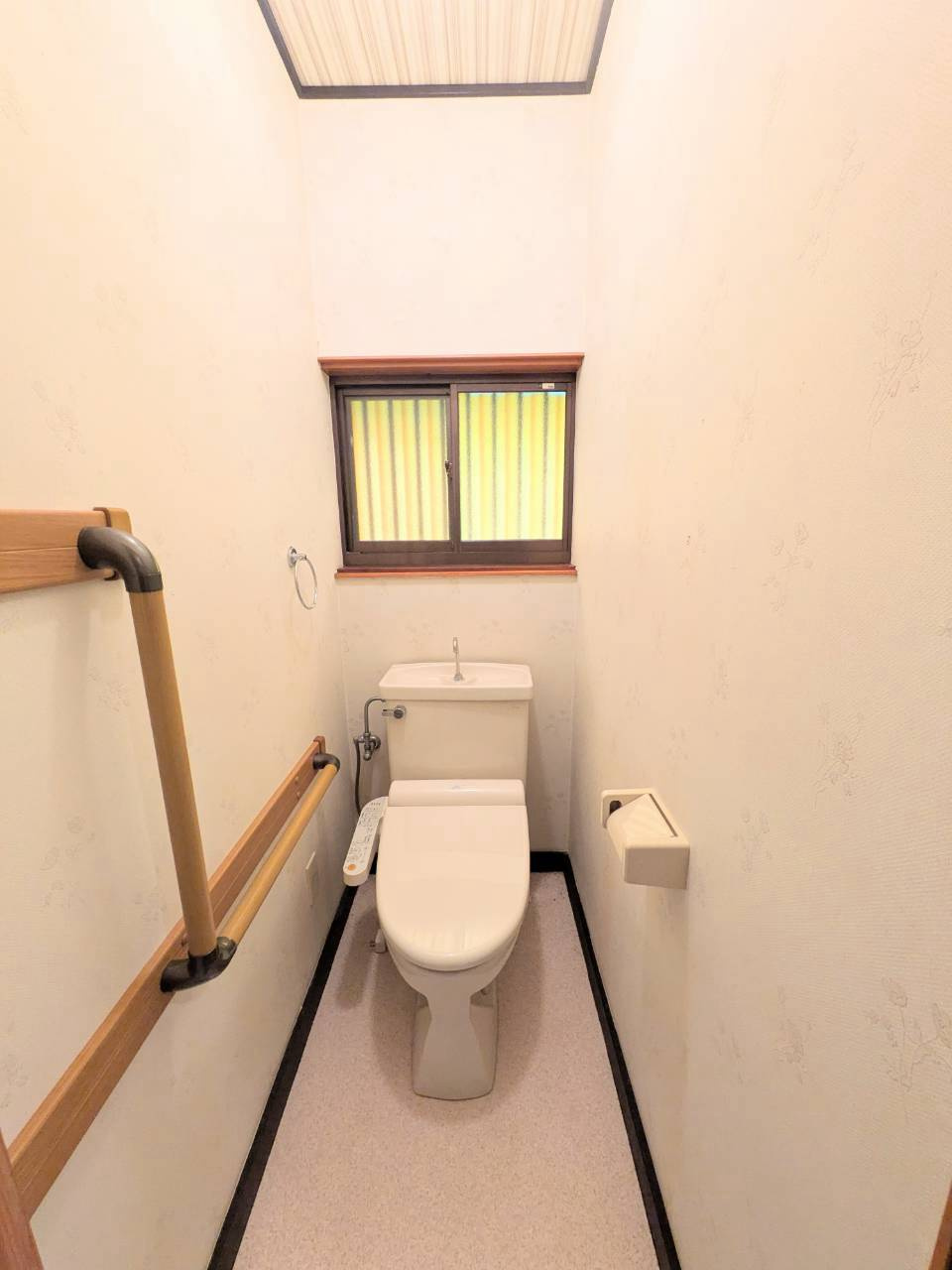 中古戸建て 大字青木（東飯能駅）750万円 埼玉県飯能市 駐車場スペース２台分付のトイレ