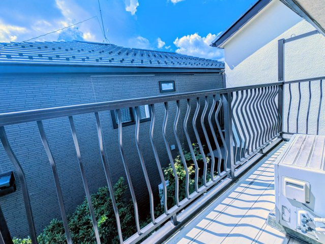 飯能市青木中古戸建のバルコニー|日当たり良好です