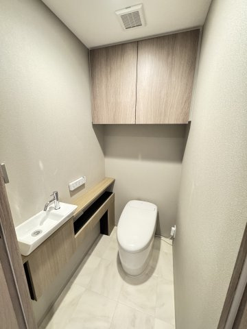プレミスト昭島モリパークグランのトイレ|※同建物内の別部屋イメージ写真です。