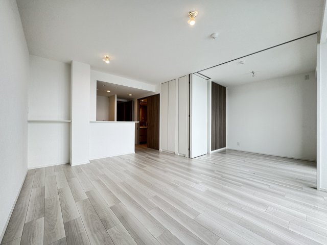 プレミスト昭島モリパークグランの居間・リビング|※同建物内の別部屋イメージ写真です。