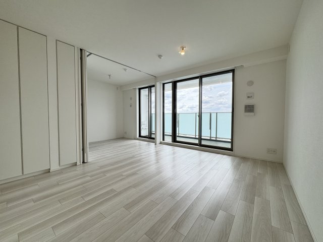 プレミスト昭島モリパークグランの居間・リビング|※同建物内の別部屋イメージ写真です。
