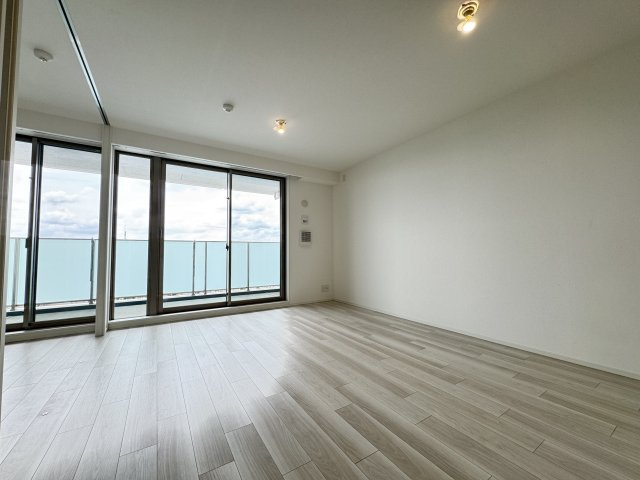 プレミスト昭島モリパークグランの居間・リビング|※同建物内の別部屋イメージ写真です。