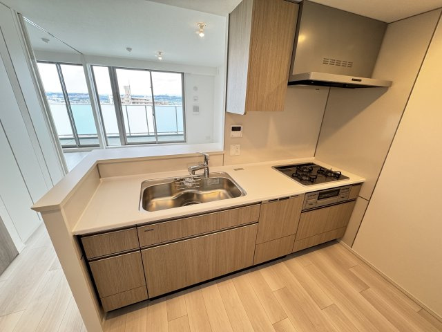 プレミスト昭島モリパークグランのキッチン|※同建物内の別部屋イメージ写真です。
