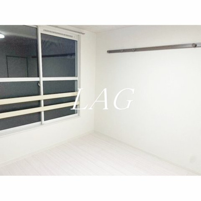 【居間・リビング】 | ラ・ドミール | 洋室のお部屋です。