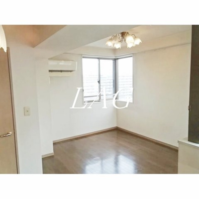 【居間・リビング】 | サンクタス大島 | 洋室のお部屋です。