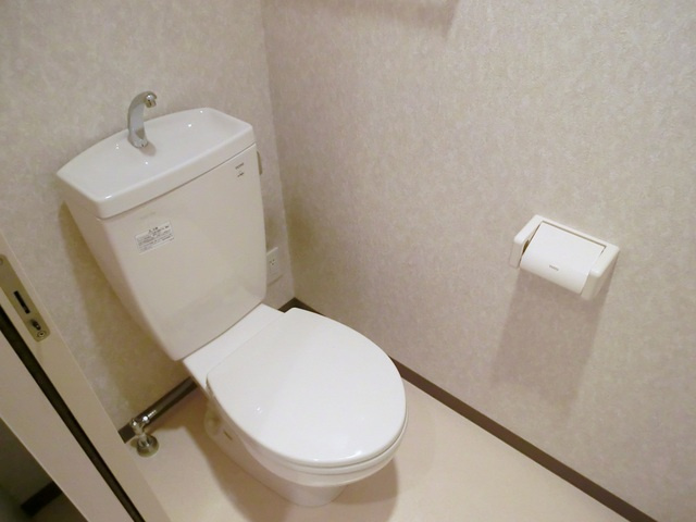 リリックコートコスモスのトイレ|バス・トイレ別です。