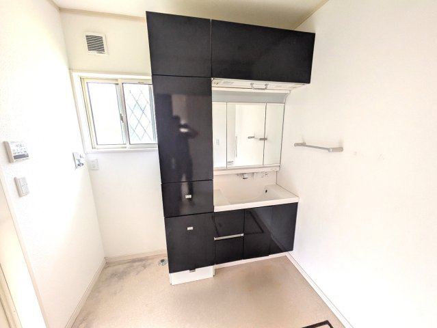 茂原市早野　中古戸建の独立洗面台|敷地約83坪 都市ガス上下水 水害歴無し ４SLDK 車4台可能  茂原市立茂原小学校徒歩約14分