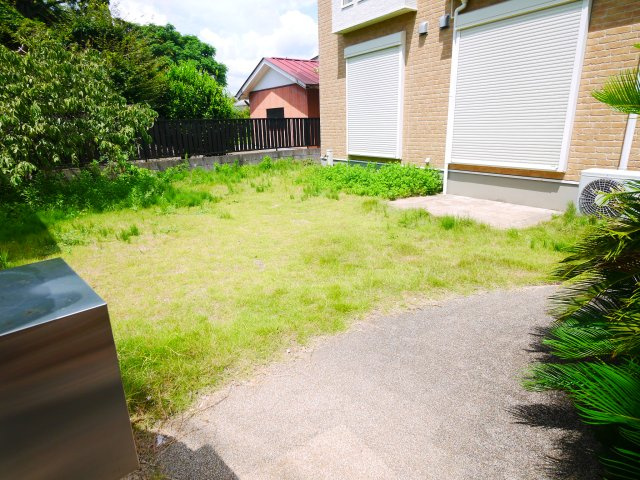 茂原市早野　中古戸建の庭|敷地約83坪 都市ガス上下水 水害歴無し ４SLDK 車4台可能  茂原市立茂原小学校徒歩約14分