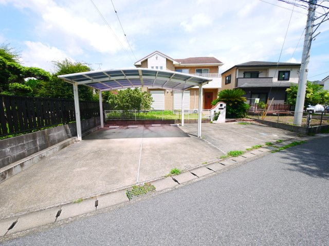 茂原市早野　中古戸建の駐車場|敷地約83坪 都市ガス上下水 水害歴無し ４SLDK 車4台可能  茂原市立茂原小学校徒歩約14分