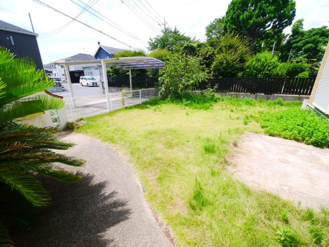 茂原市早野　中古戸建の庭|敷地約83坪 都市ガス上下水 水害歴無し ４SLDK 車4台可能  茂原市立茂原小学校徒歩約14分