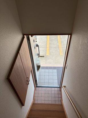 ブルーハイツの玄関