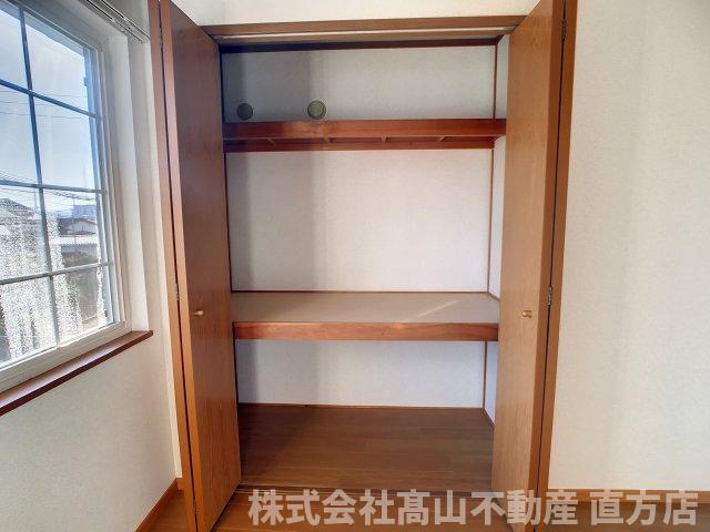 直方市大字頓野のアパートの収納